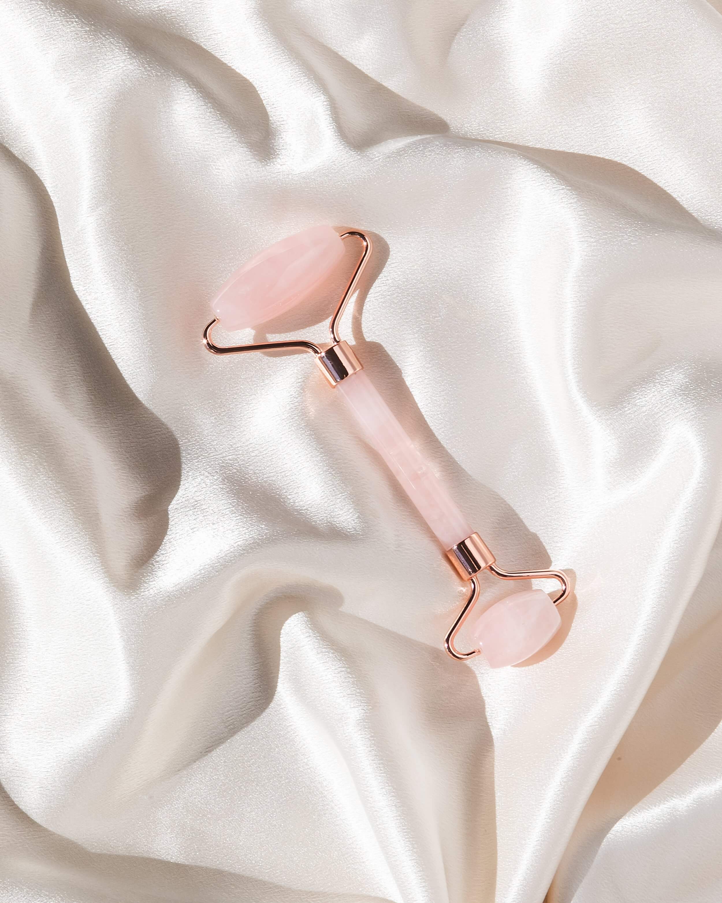 FACE YOGA ROSE QUARTZ FACE ROLLER - Image 3