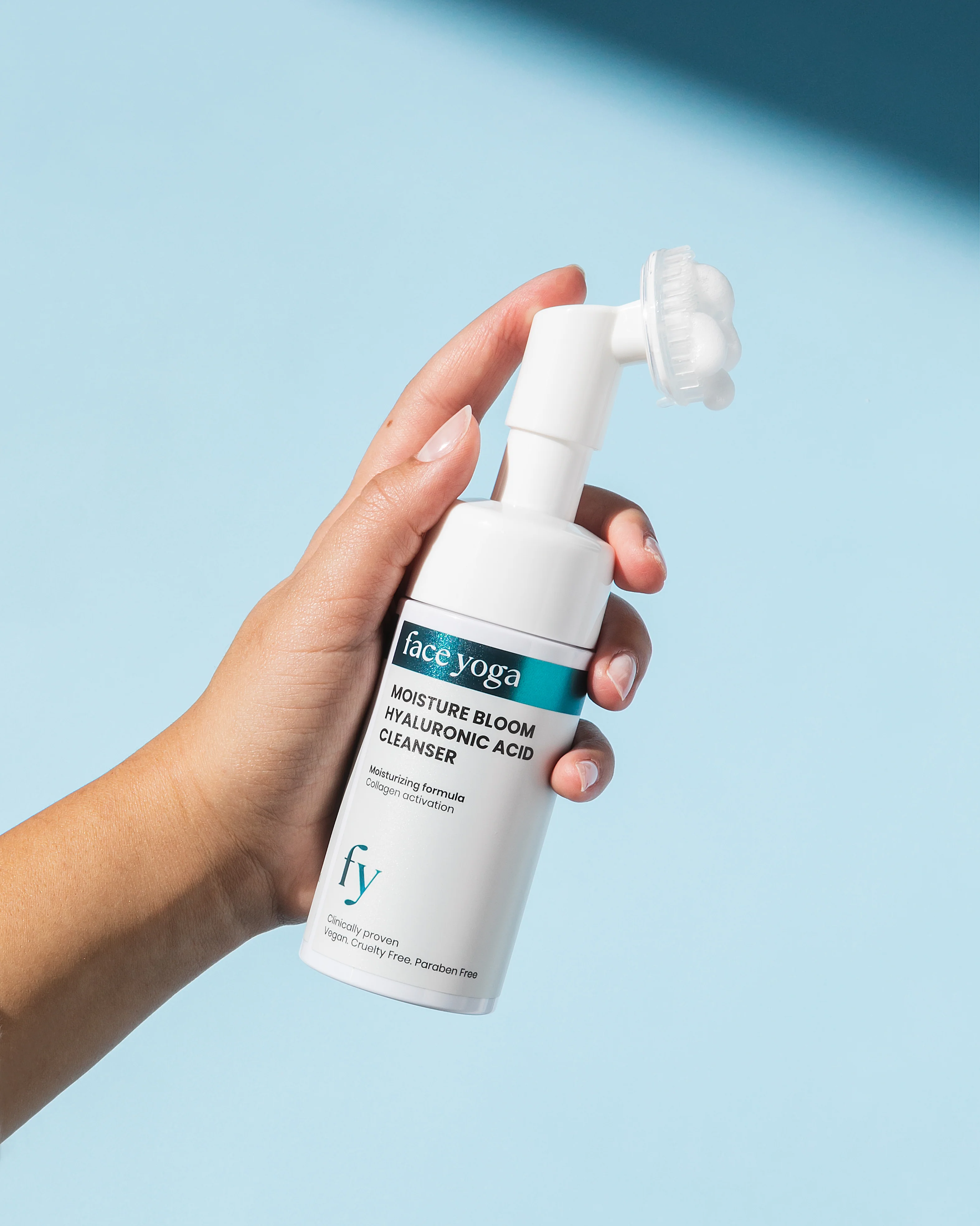 MOISTURE BLOOM HYALURONIC ACID CLEANSER - Image 3